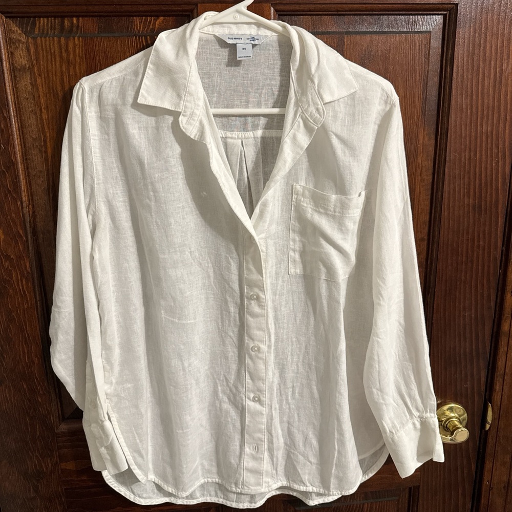 Old Navy Ivory Button-Up Blouse